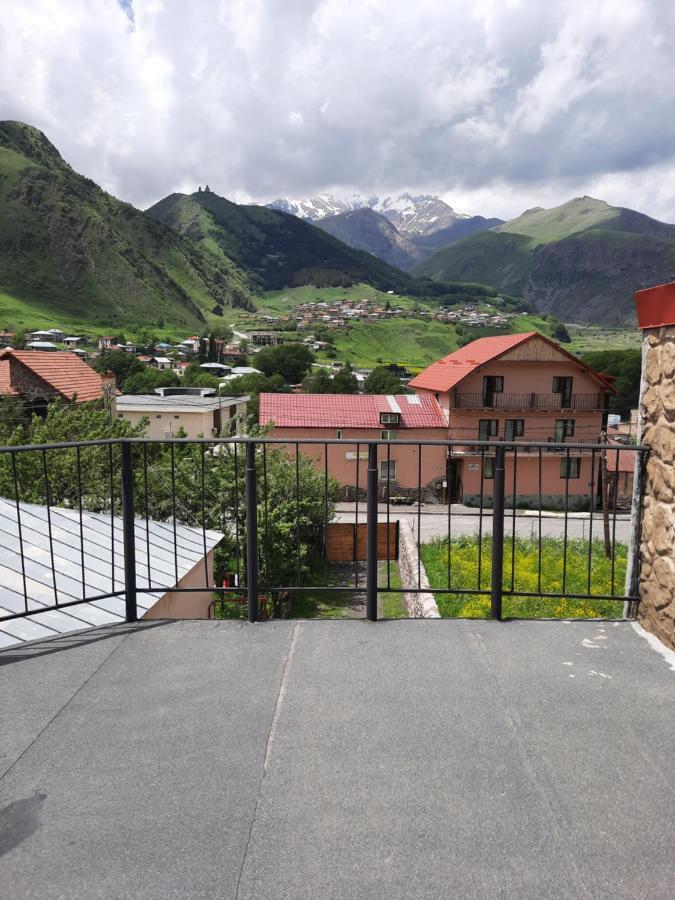 Four Season In Kazbegi Hotel Buitenkant foto